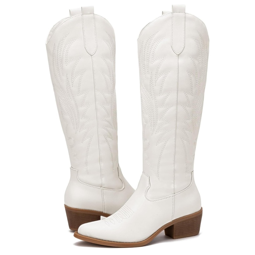 White cowgirl boots✨🤍
